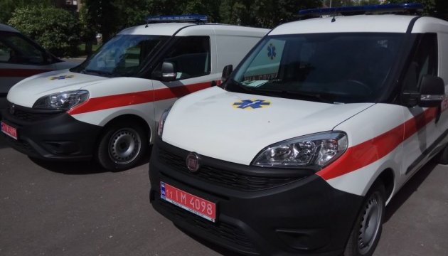 Німеччина передала на Донбас 4 санітарні авто