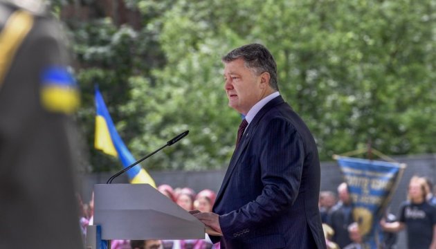 Poroshenko: Soviet Union exterminated Ukrainians with Holodomor and Great Terror 