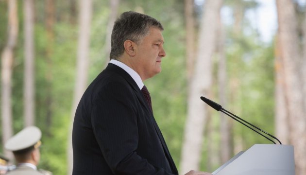 Poroshenko: Nos retiraremos de todos los tratados de la CEI con la más mínima discrepancia con los intereses nacionales