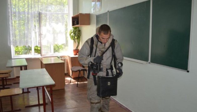 Unbekannte Substanz versprüht: 400 Schüler in Mykolaiw evakuiert 