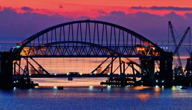 Міст у нікуди: до чого приведуть російські гойдалки на Керченській кладці?