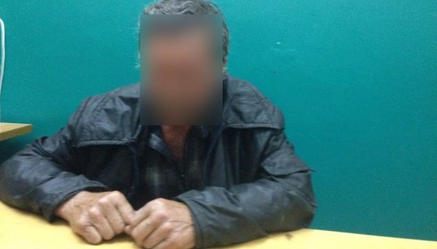 Под Авдеевкой поймали шпиона боевиков Под Авдеевкой поймали шпиона боевиков