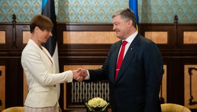 Poroshenko se reunió con la presidenta de Estonia