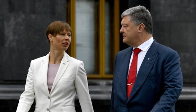 Президент Естонії відвідає звільнену від росіян частину Донбасу