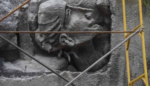 «Стіна пам’яті» на Байковому встає з-під «радянського» бетону
