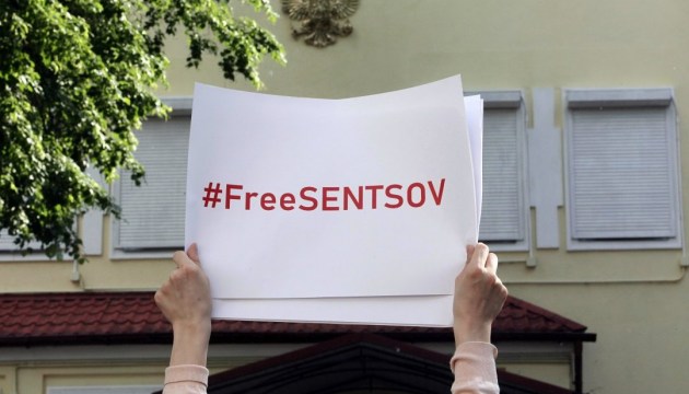 Les manifestations en soutien à Oleg Sentsov se poursuivent