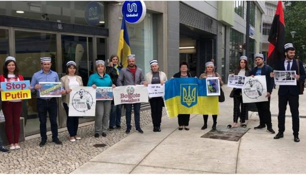 Ucranianos en Lisboa celebraron una acción en apoyo de Sentsov (Vídeo)