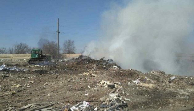 Під Миколаєвом горить міське сміттєзвалище