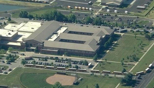 В американській школі знову стрілянина: двоє поранених, нападник під вартою