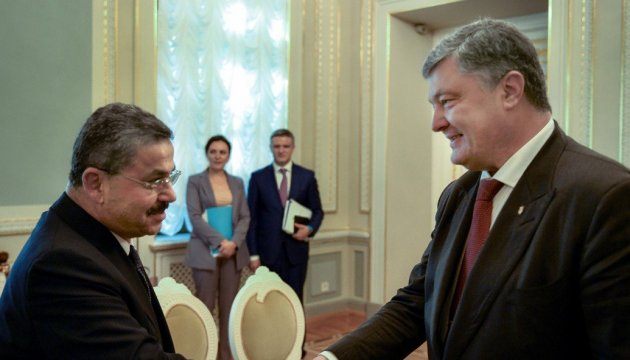 Porochenko a discuté avec le président de Turkcell du soutien au programme de la médecine rurale