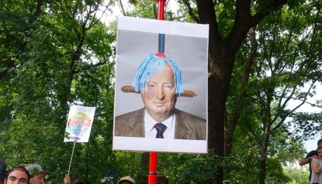У Берліні пройшли акції проти політичних “друзів Росії”