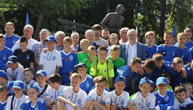 У Києві вшанували пам'ять легендарного тренера Валерія Лобановського