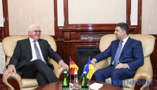 Україна цінує допомогу ФРН у відновленні територіальної цілісності - Гройсман