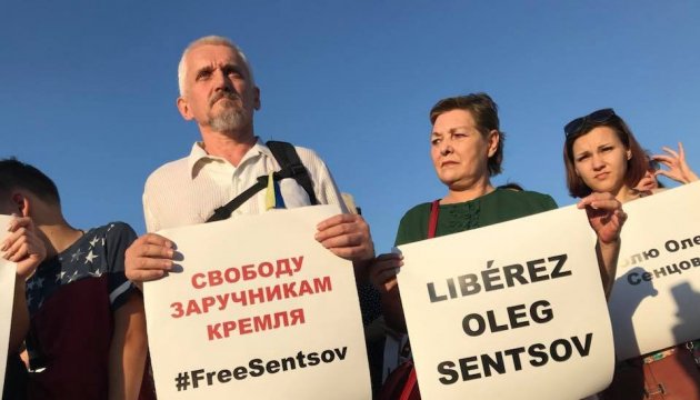 Une manifestation en soutien à Babchenko et à Sentsov sur Maїdan (photos) 