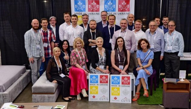 Український стенд отримав нагороду на виставці меблів у Канаді