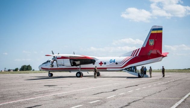 ДТП у Білорусі: літак ДСНС повернув у Суми трьох постраждалих дітей