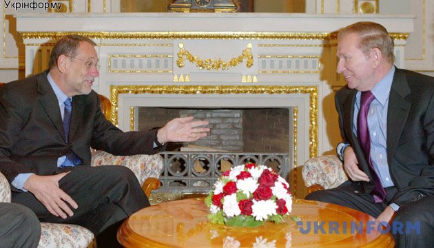 Леонід Кучма та Хав'єр Солана під час зустрічі. Із фондів Укрінформу Леонід Кучма та Хав'єр Солана під час зустрічі. Із фондів Укрінформу