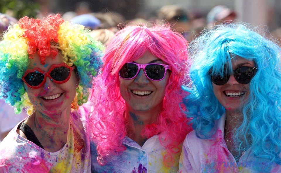 Over 3,000 people participate in Color Run in Kyiv