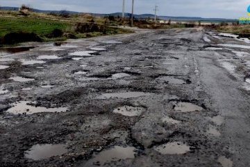 На Прикарпатті пообіцяли відремонтувати дорогу, яку три дні блокували жителі