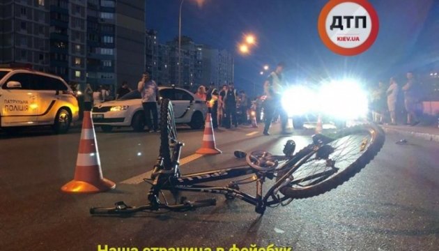 У Києві поліцейський автомобіль травмував 13-річного велосипедиста