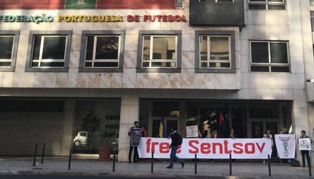 Українці Португалії підтримали Сенцова і закликали бойкотувати ЧС-2018 у Росії