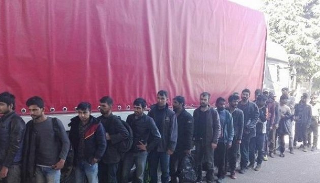 На болгарсько-грецькому кордоні затримали хуру з нелегальними мігрантами