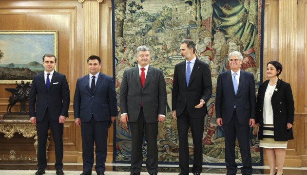 Poroshenko, King Felipe VI discuss release of Ukrainian hostages and political prisoners in Russia