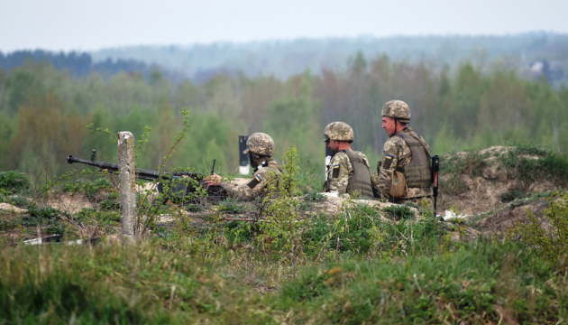 Militants launched 32 attacks on Ukrainian troops in Donbas in last day 