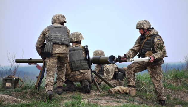 Бойовики з опівночі вже двічі обстріляли підступи до Кримського