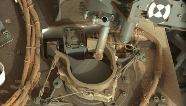 Марсохід Curiosity поновив роботу й аналізує отримані зразки