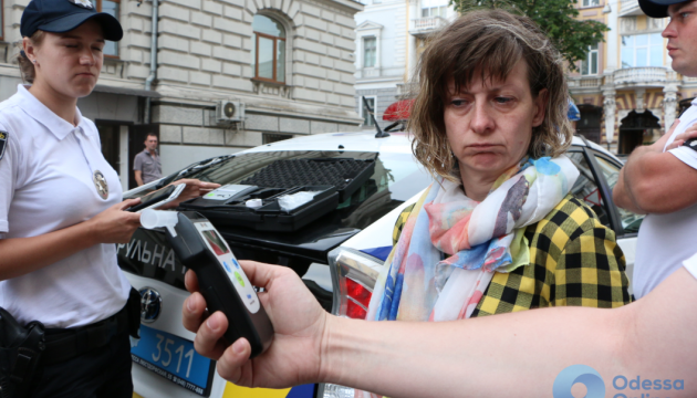 Odessa: Betrunkene Frau beschädigt fünf Autos - Fotos