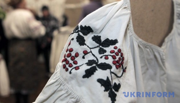 На виставці в Японії покажуть український традиційний одяг
