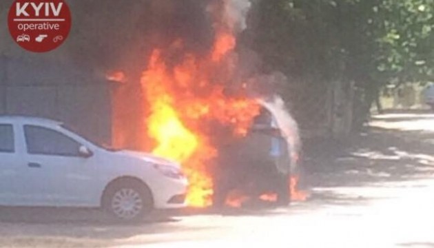 У Києві вибухнув припаркований автомобіль