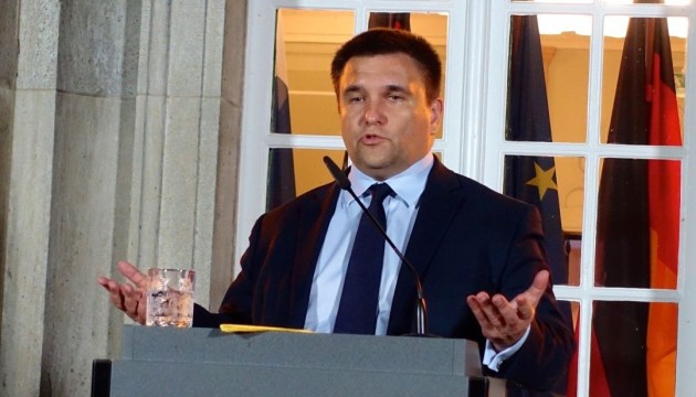 Klimkin: Rusia durante la Copa Mundial puede acordar el intercambio de prisioneros 