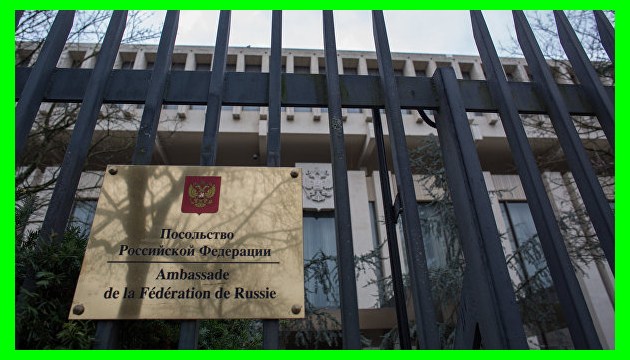 Під посольство РФ у Парижі прийдуть вимагати звільнення Сенцова