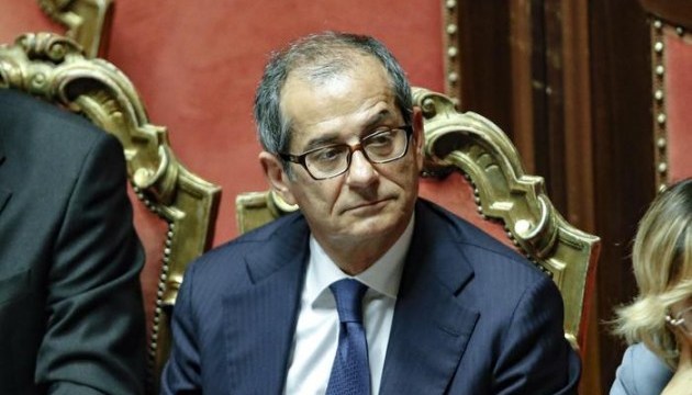 Італійський міністр скасував зустріч у Парижі через скандал з мігрантами