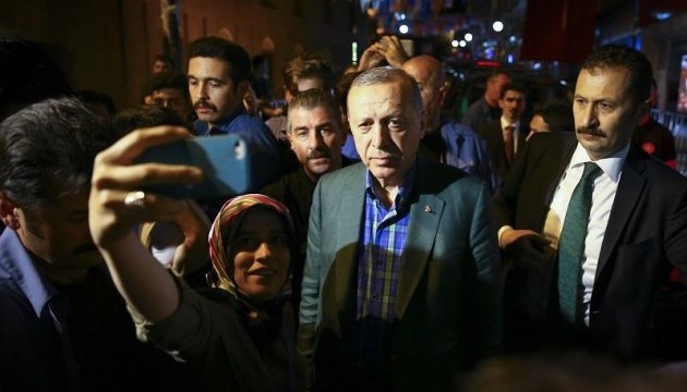 Ердоган пообіцяв скасувати надзвичайний стан, якщо його переоберуть