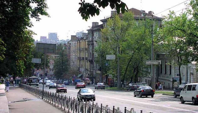 У Києві частково відновили рух транспорту