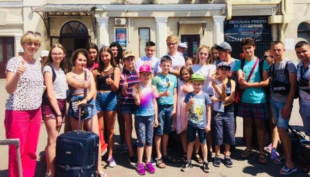 На отдых в Одессу отправились еще 44 ребенка с Донетчины На отдых в Одессу отправились еще 44 ребенка с Донетчины
