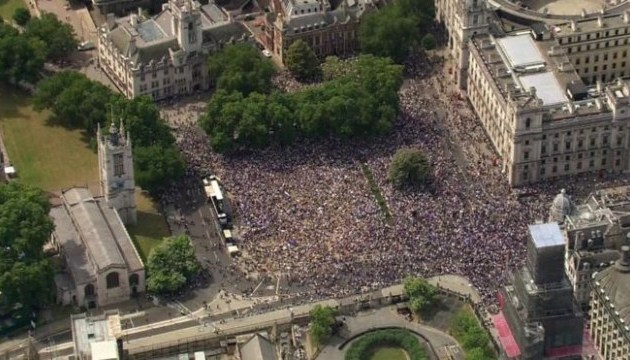 У Лондоні тисячі людей вимагають провести новий референдум щодо Brexit 