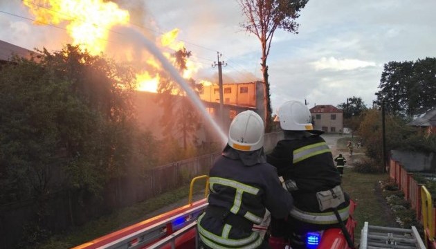 Масштабну пожежу на спиртовій базі у Тернопільській області локалізували