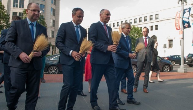 Leaders of parliaments of four countries commemorate Holodomor victims in Washington D.C. Photos