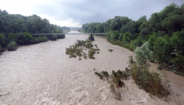 На Тернопільщині через дощі вода в річках може піднятися на метр