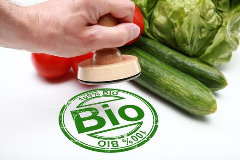 Українські виробники органічної продукції щороку проходити екологічну сертифікацію на відповідність міжнародним стандартам серії ISO 14020