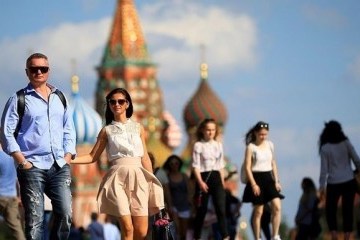 Почти треть молодых россиян хотят уехать из страны