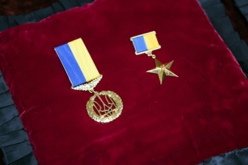 Президент вручив три зірки Героя України за ліквідацію аварії на ЧАЕС