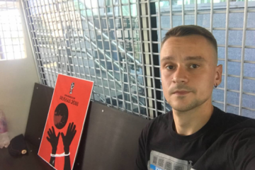 У Петербурзі на п'ять діб арештували пікетника за малюнок проти ЧС-2018