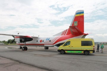 Спецлітак ДСНС транспортував тяжкохвору дитину з Ужгорода до Києва