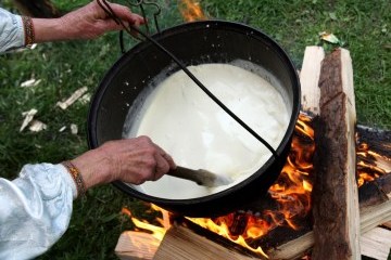 У Карпатах готують національний рекорд з частування гуцульськими стравами