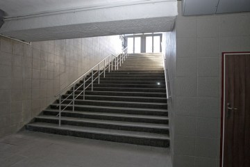 Входи та виходи з підземних переходів облаштують додатковими поручнями